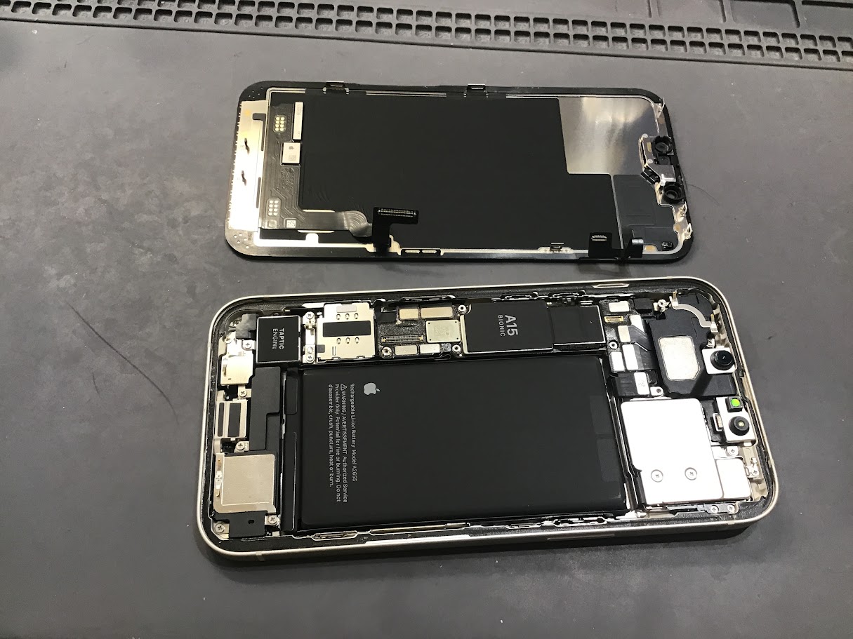 iPhone13のバッテリー交換ならデータそのまま修理可能なスマホ修理工房セレオ甲府店へ！